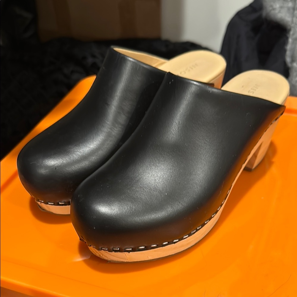Nisolo Stylish Black Leather Clogs 6